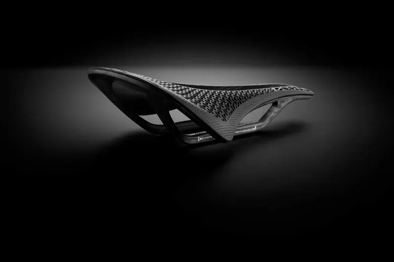Cadex Amp 3D Saddle in Black-1