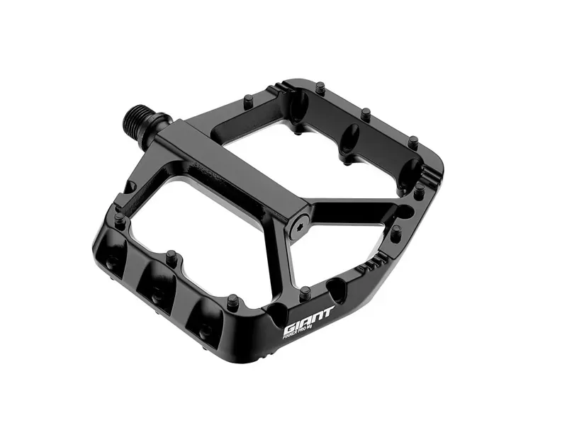 Giant Pinner 9/16 Pro Mag Flat Pedals in Black