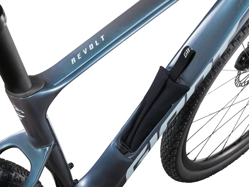 Giant Revolt Advanced 1 Gravel Bike in Blue Ashes-5