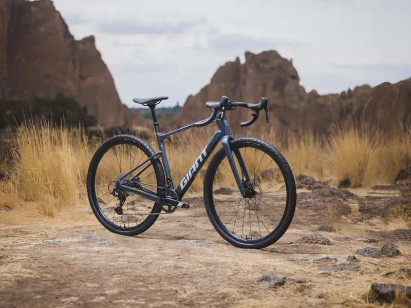 Giant Revolt Advanced 1 Gravel Bike in Blue Ashes-6