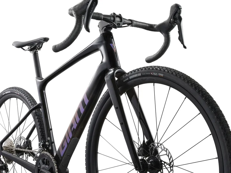 Giant Revolt Advanced 2 Carbon Gravel Bike in Carbon-2