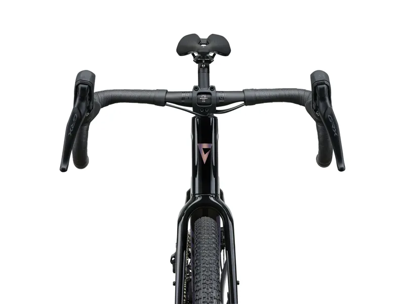 Giant Revolt Advanced 2 Carbon Gravel Bike in Carbon-3