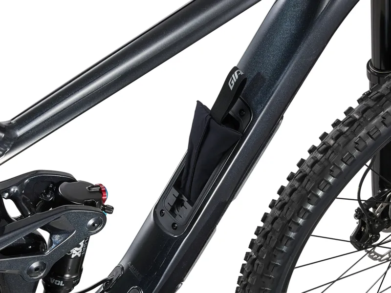 Giant Trance X 2 Mountain Bike in Metallic Black-2